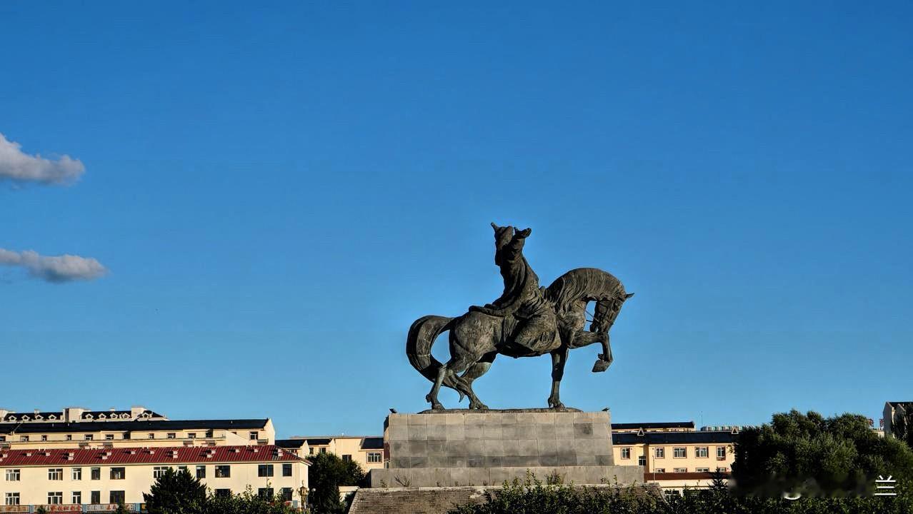 这两天去的“元上都遗址”和“多伦湖”景区，游客都很少。


前天从克什克腾旗来正