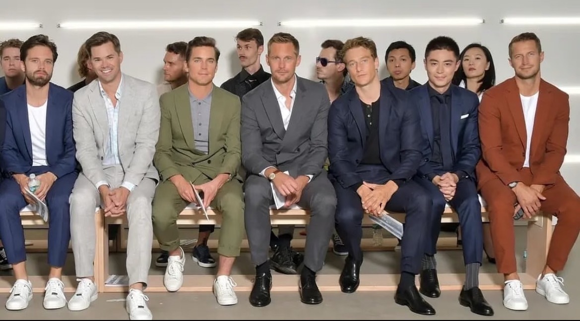 霍建华看秀很像坐车的我霍建华你也把腿岔开！ 