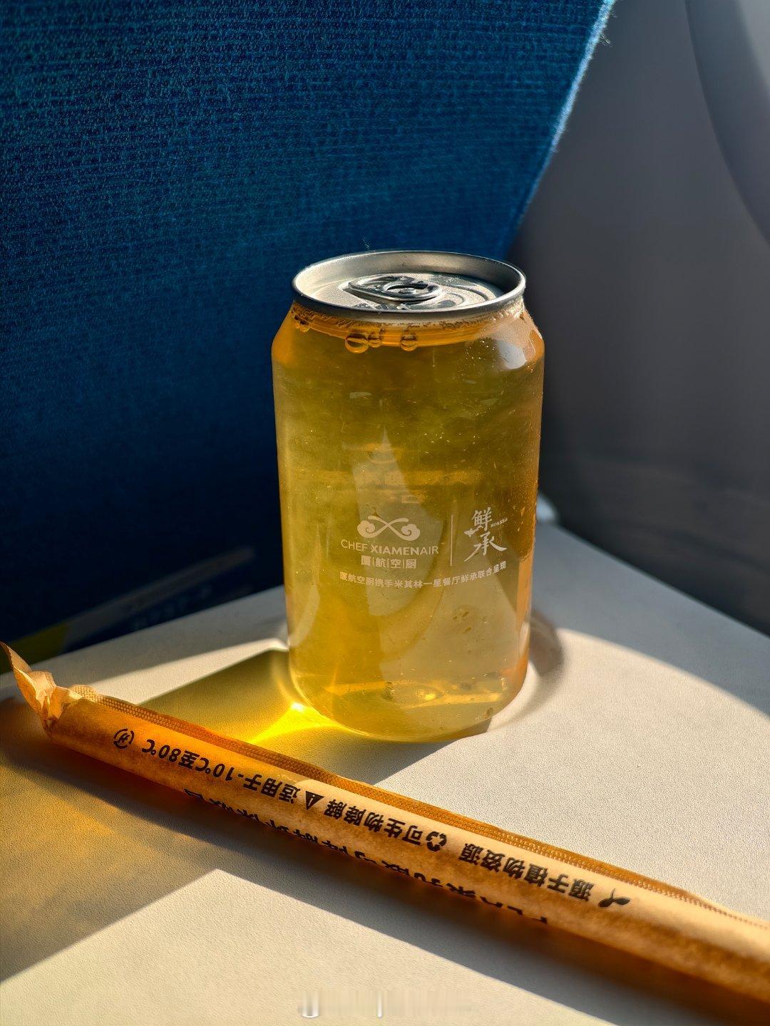 在厦航花了28元买了个这，是不是有点…石花膏不多，口感和手工熬煮的有很大差别。手