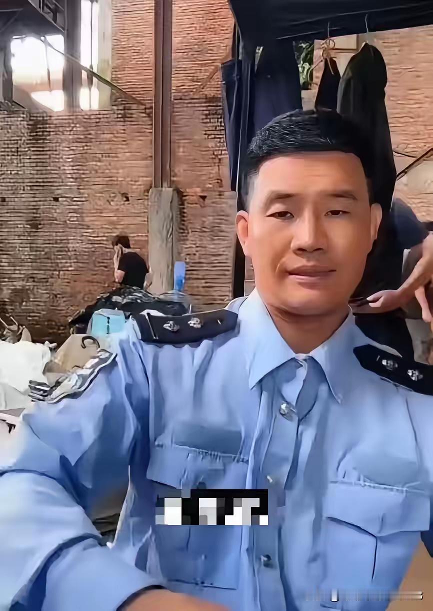 家人们，大瓜来了！“嘎子哥”谢孟伟穿警服直播带货，直接被拘7天，这下真翻车了！