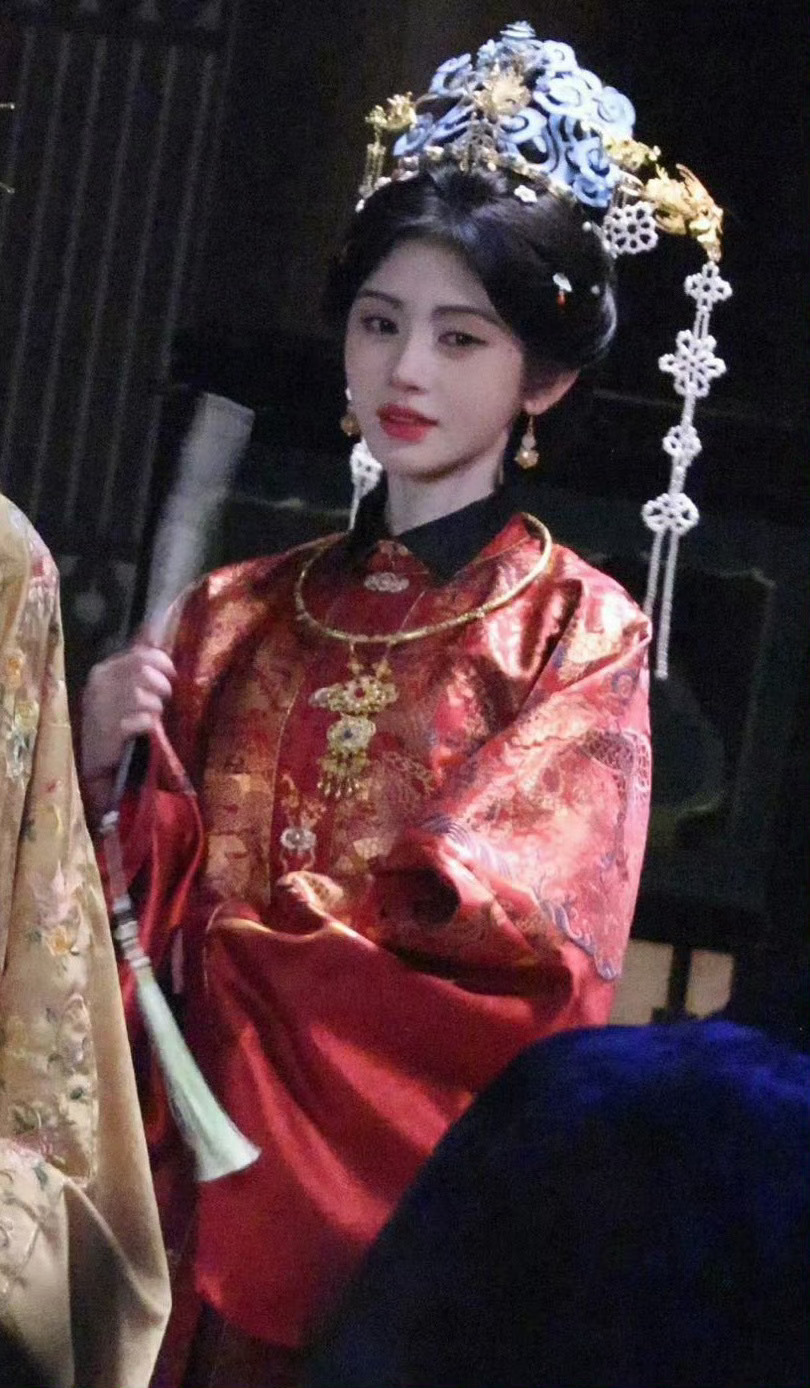 鞠婧祎万花世界今日份路透，好当家主母好有气质 
