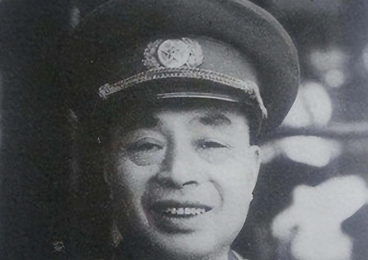 1954年，一位农妇闯入青岛军区要求见首长，自称是其失散25年的妻子，究竟发生了