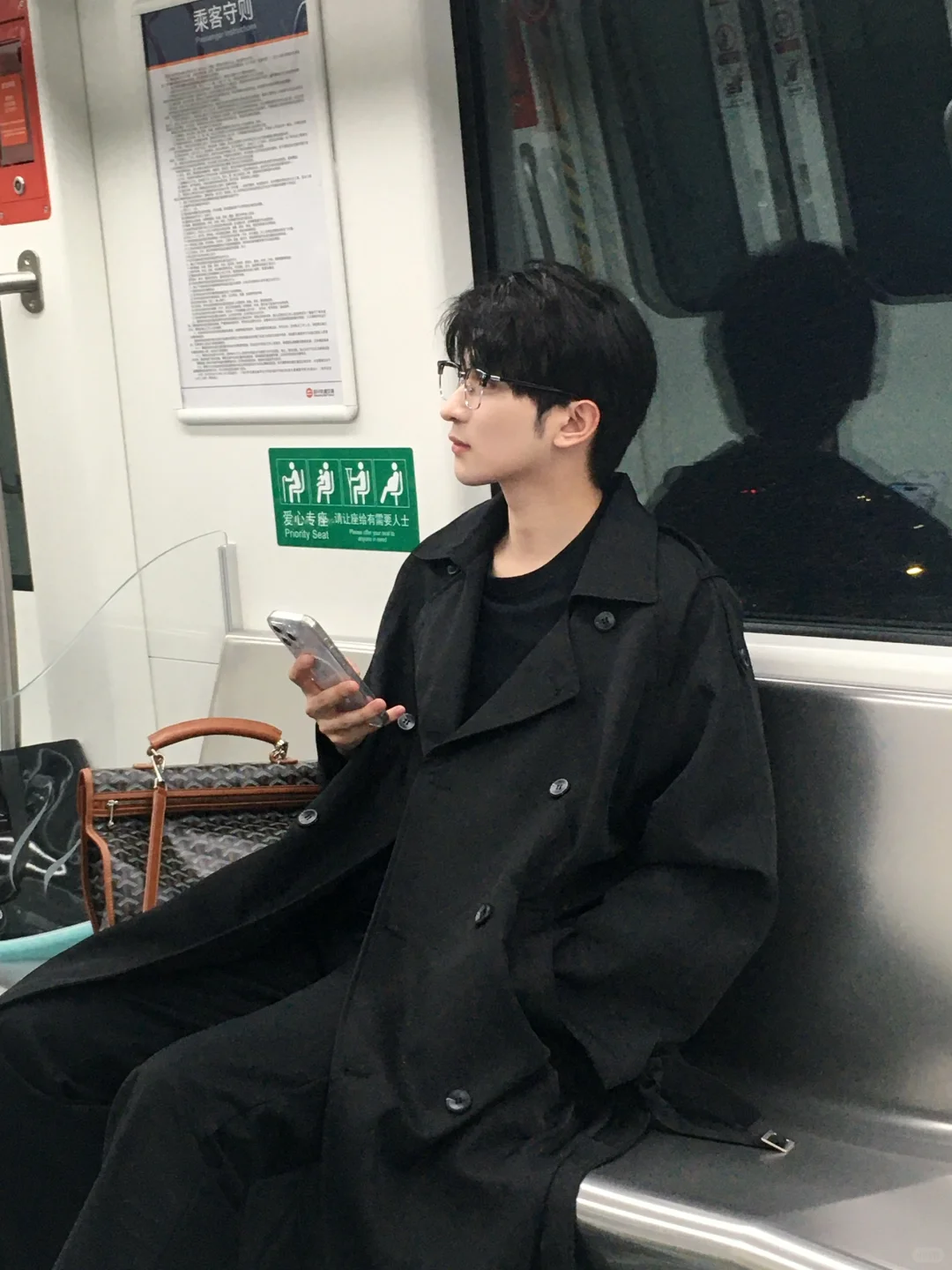 地铁上偶遇到crush了