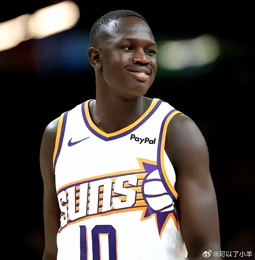 开拓者还在犹豫，太阳那边已经不等了。三个月前，杨瀚森和马鲁阿奇还是难兄难弟，俩人