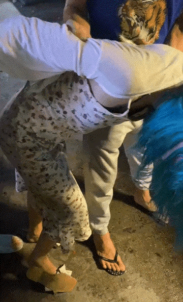 谁的女儿
哪个爸爸看到后
心里不难受啊