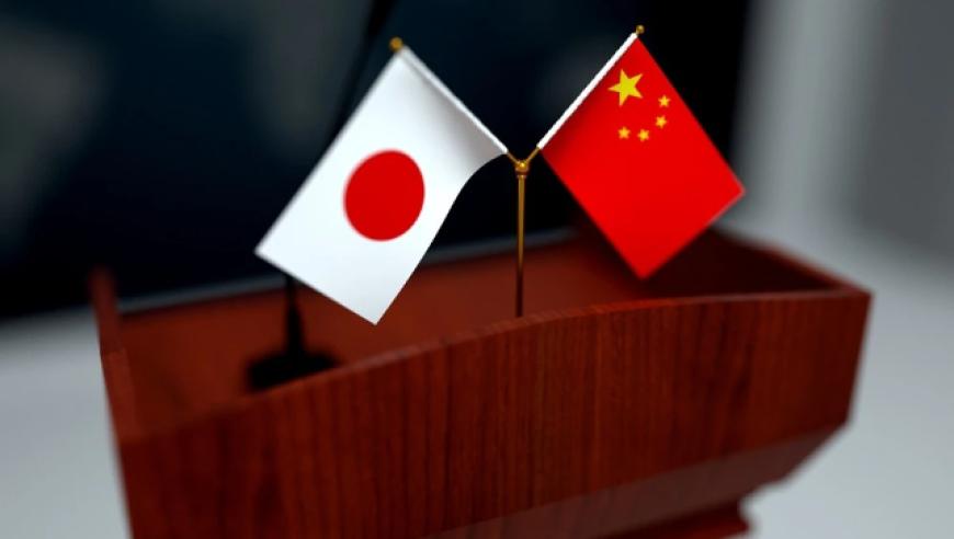 日本突然全面铤而走险，东亚局势要变天了

最近日本接连出招，军事、外交、修宪三线