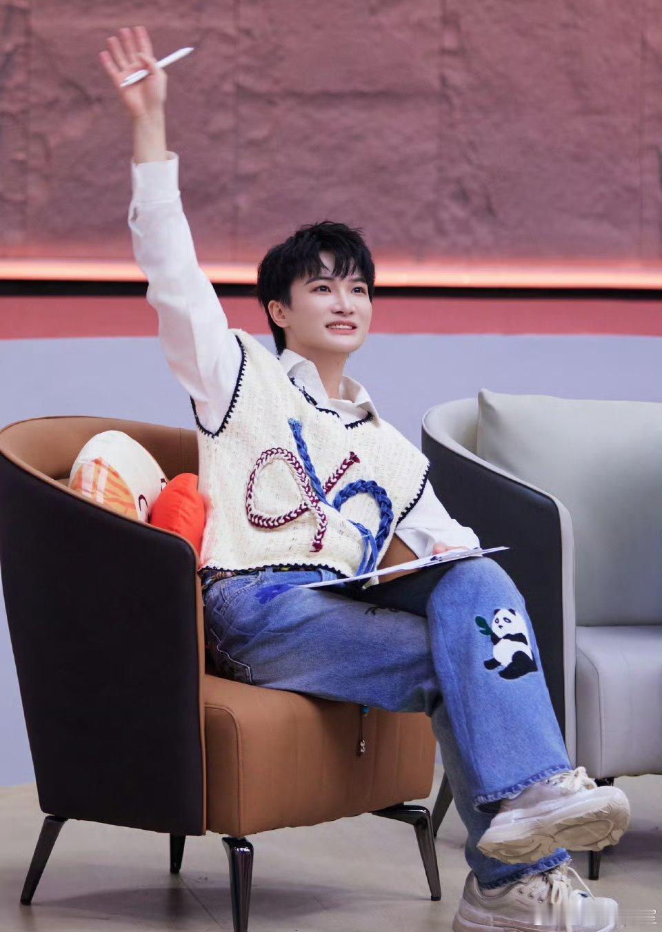 周深[超话][音乐]与周深相约香港启德跨年[音乐][2025.10.31]🌟人