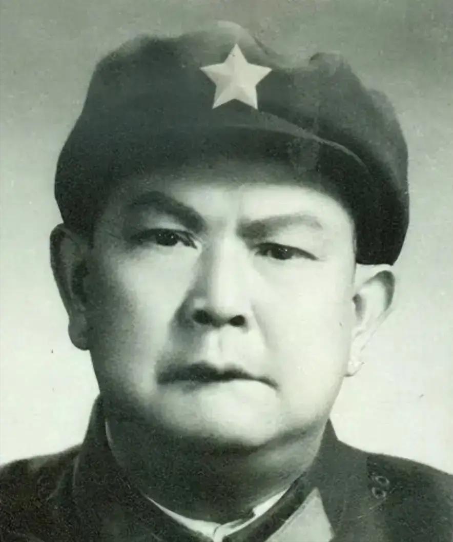 刘奎大校，原名刘多魁，1910 年生于江西吉安一户贫苦农户家。四岁父母双双离世，