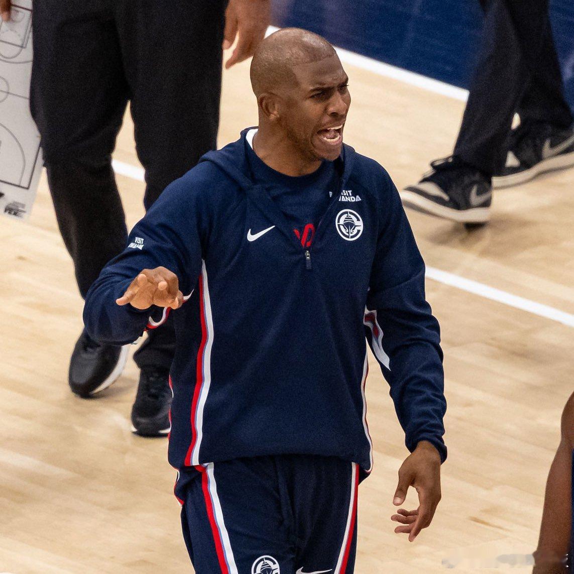 Sam Amick：快船队的教练组和球员们已对保罗频繁的“更衣室说教式指摘”感到