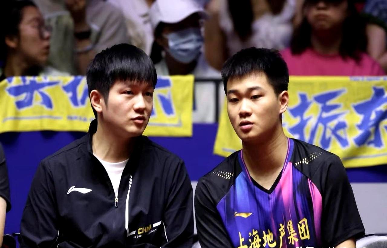 国乒又爆冷了！世排第十的向鹏居然止步16强。
刚才看比赛气得我拍桌子。0-2领