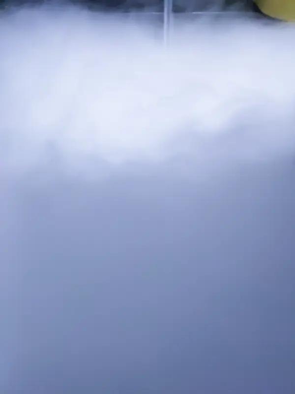 3月25日，浙江兰溪。14岁男孩痴迷科学实验，误把网购的干冰放冰箱半夜爆炸，价值