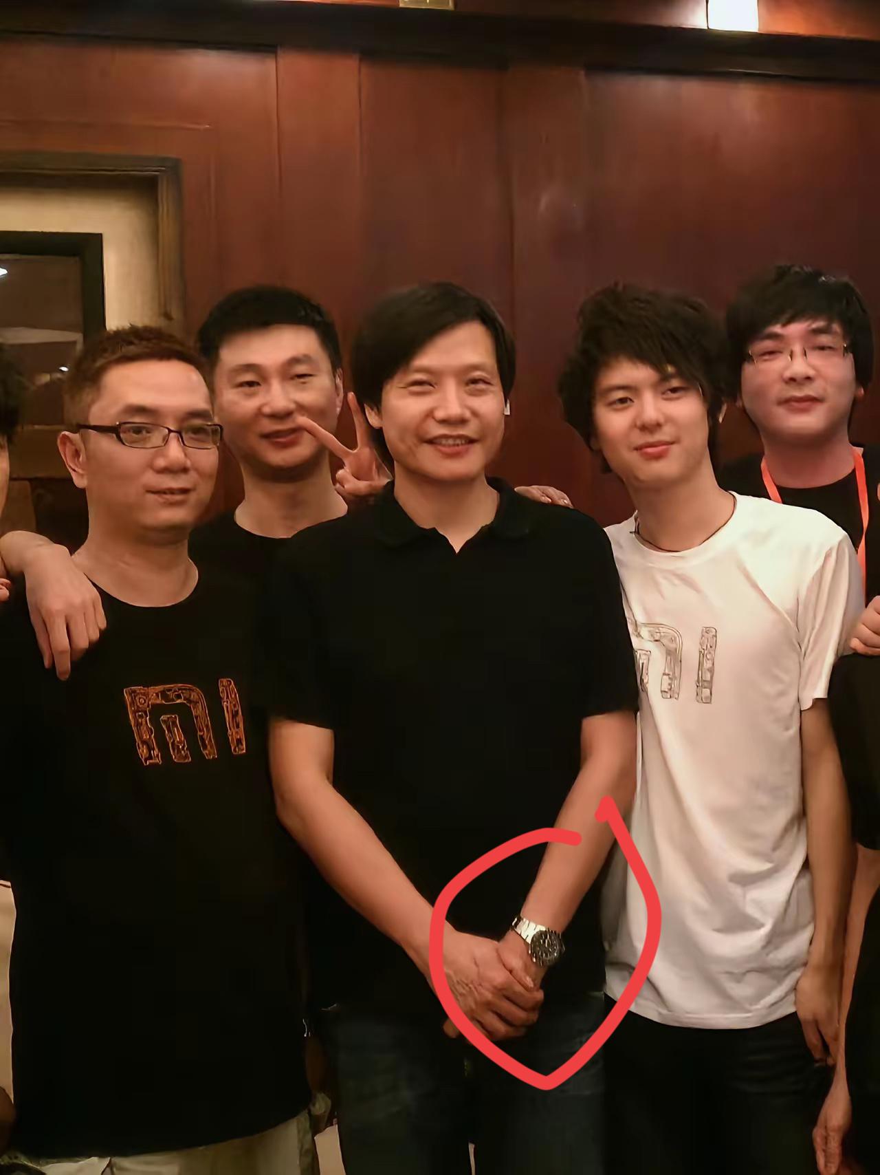 雷总年轻时候戴的手表是什么牌子的，非常好看