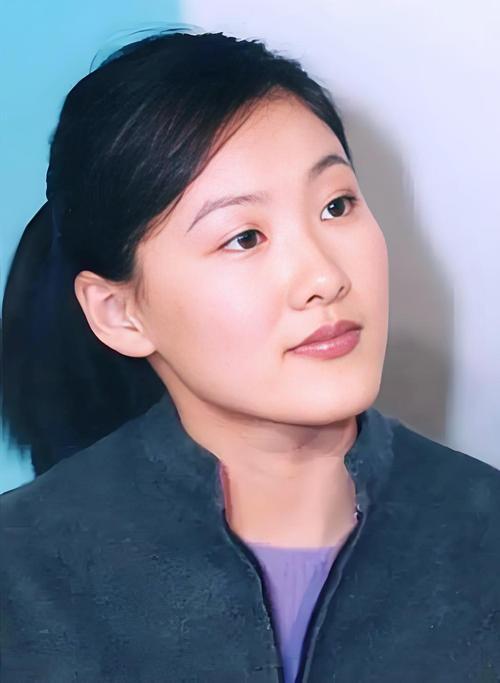 全网吹捧的孝心范本！同栋楼分层赡养太暖心，撕开跨境养老普通人跨不过的壁垒
 
4