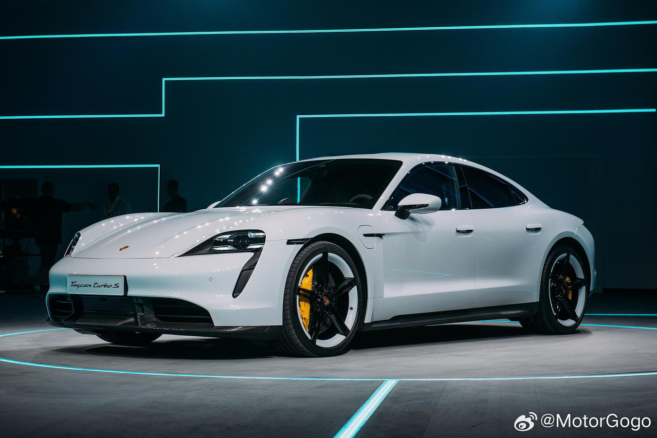 保时捷或将 Taycan 与 Panamera 合并为单一车系，油电混三动力合一