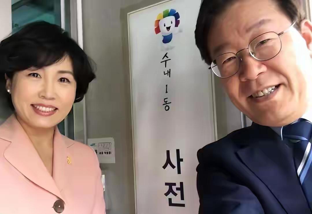 李在明也没想到，访华仅3天，59岁妻子竟凭一个举动给他长脸了

李在明携经贸团访