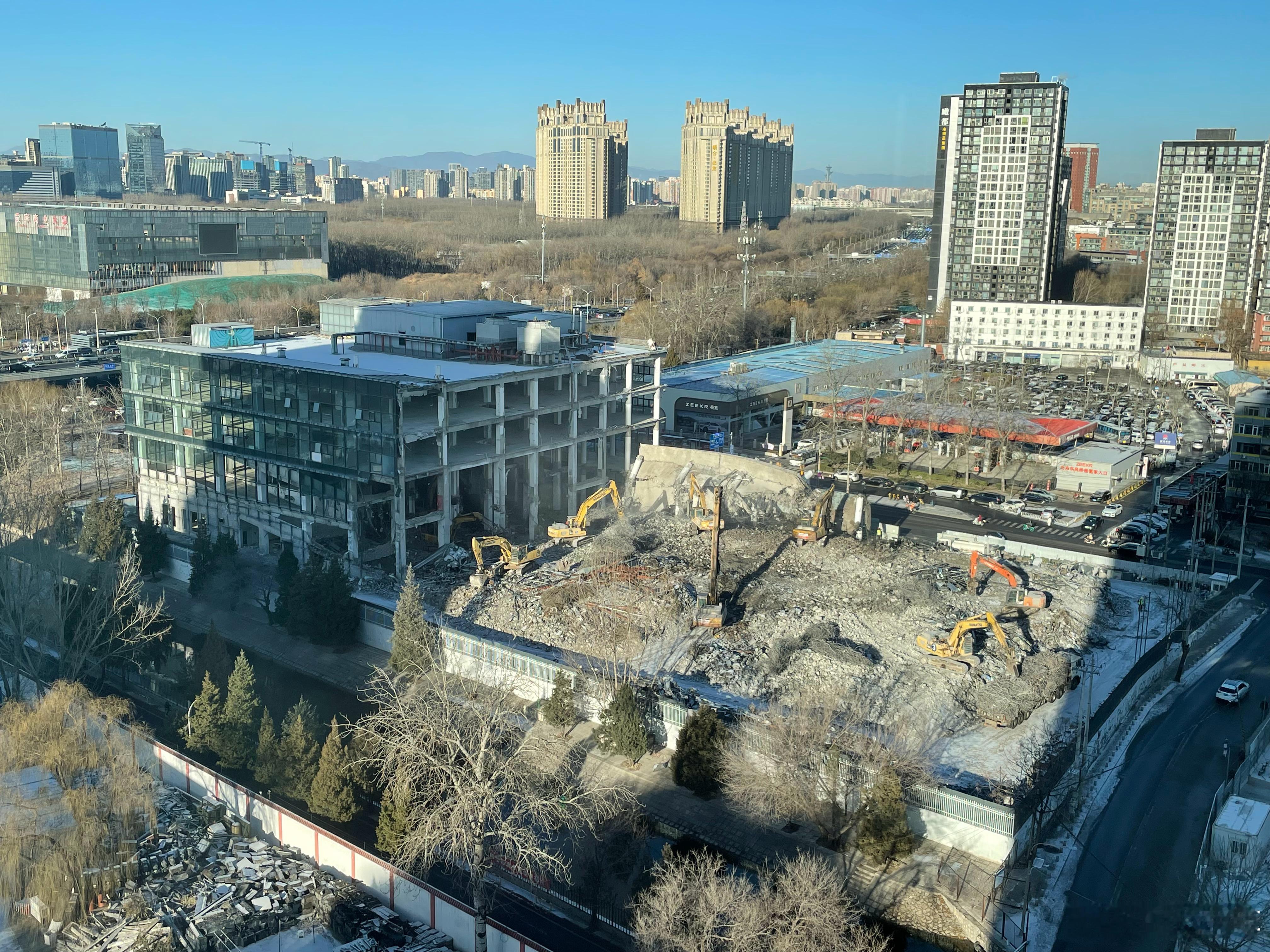 这个视角立一直播行吗，感觉能看一天 