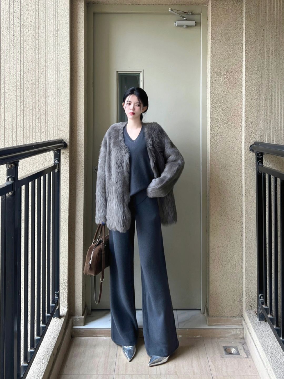 又日常又贵气的遛弯灰灰！