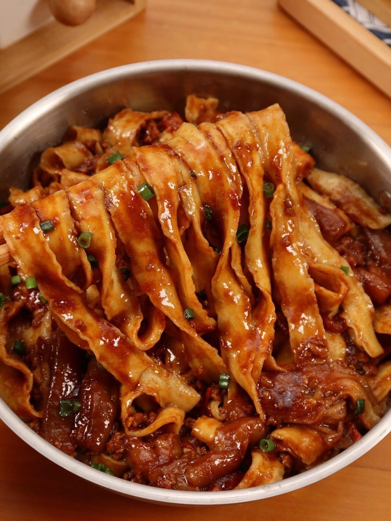 番茄肉酱面，男人会做饭 帅过彭于晏～