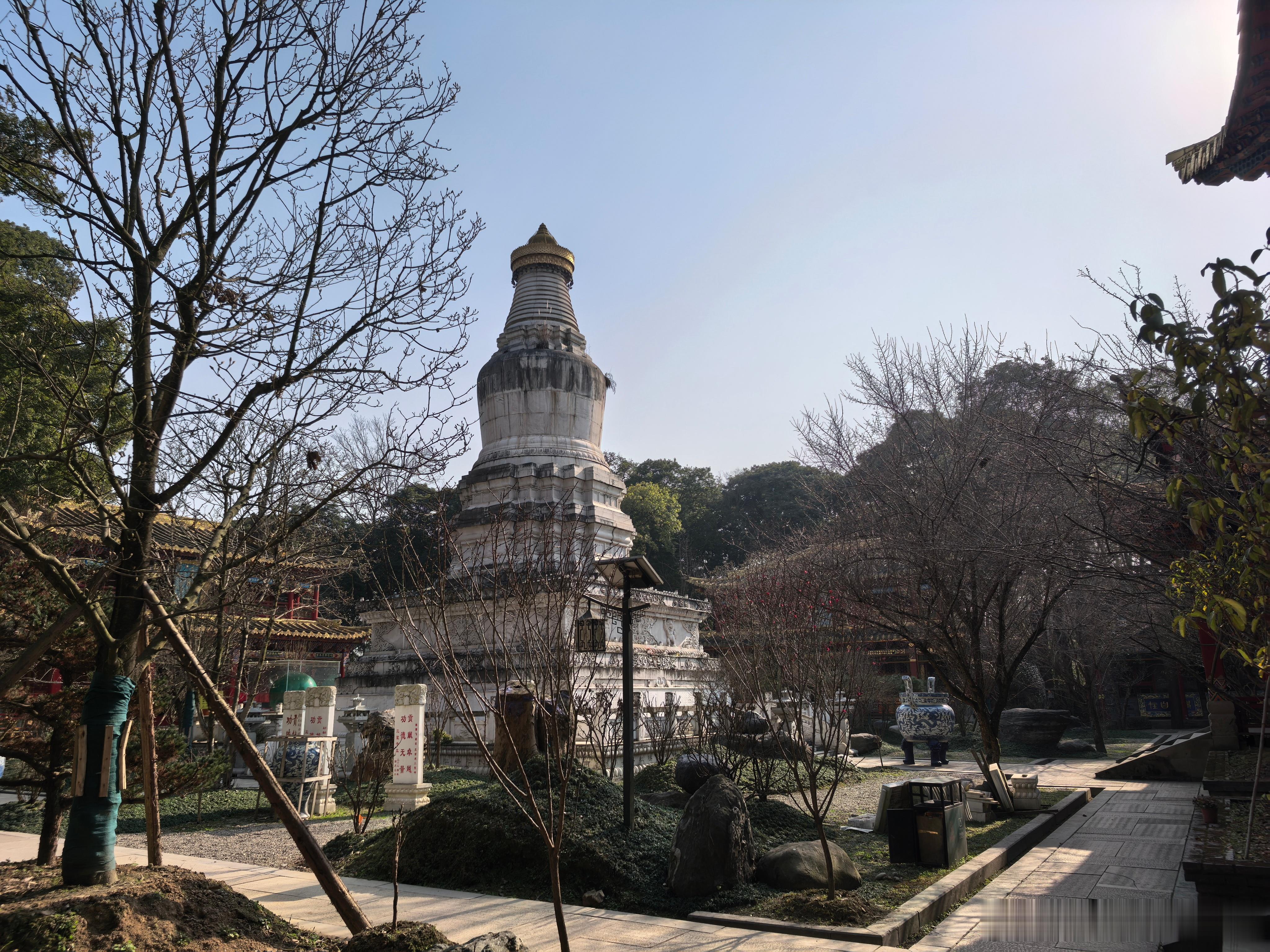 山河入梦，故土情深，每寸土地都值得我们倾心守护。 
