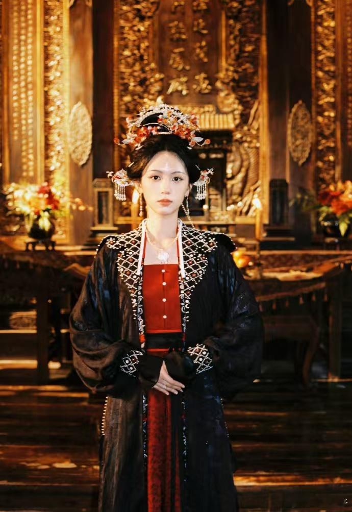 周也这样宣传真的可以吗 看到网上很多不同声音，宣传本就众口难调，期待正片带来惊喜