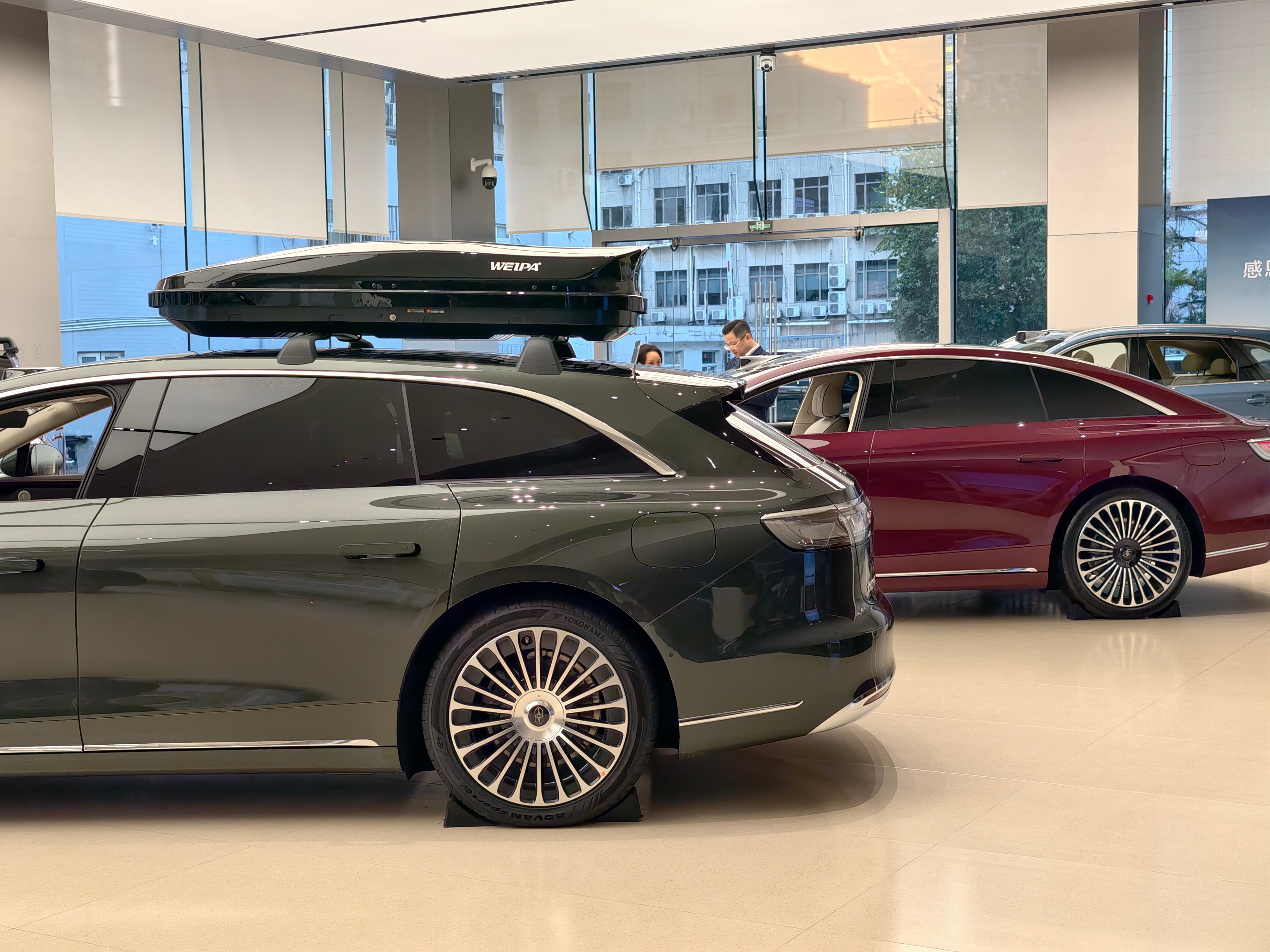 来鸿蒙智行…配个钥匙自从开始自己做影棚，到每个地方都开始看他们的灯。尺寸，色温，