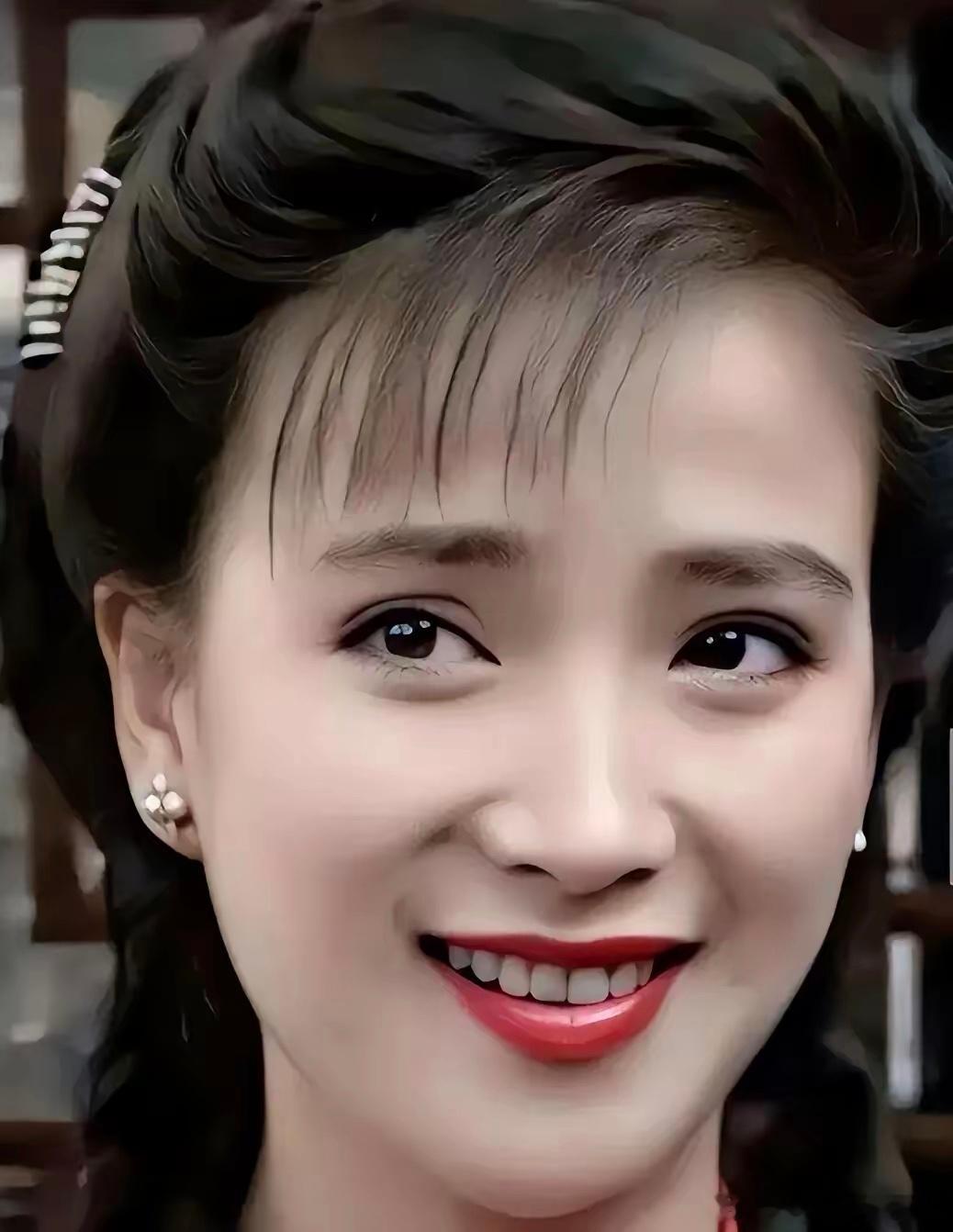 演员何晴去世要说何晴，那真是很多人心里独一无二的古典女神。你也许一下子想不起她的