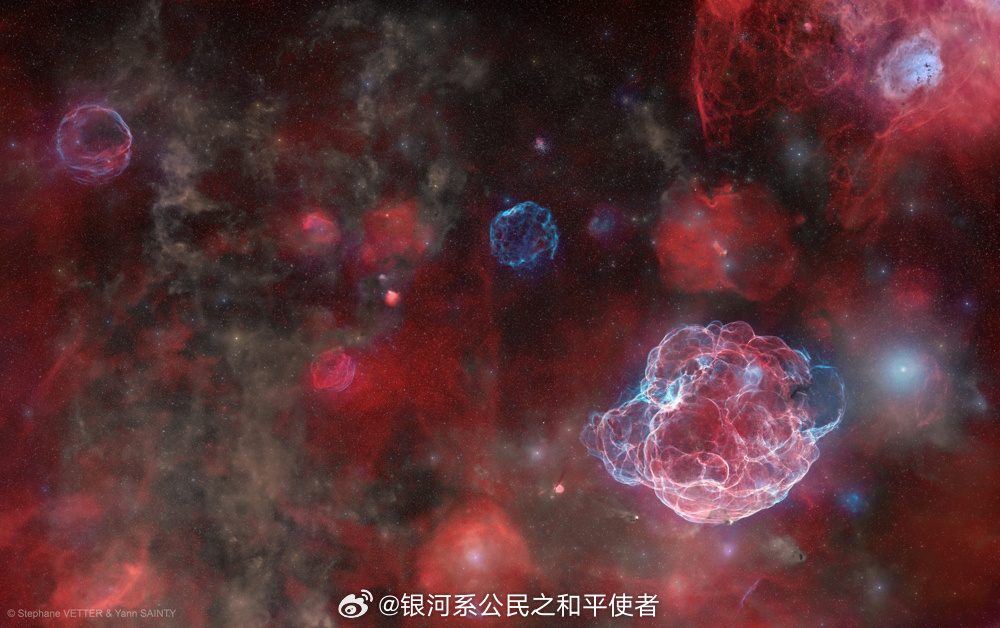 五颗超新星的幽灵图源：Stephane Vetter, Yann Sainty文
