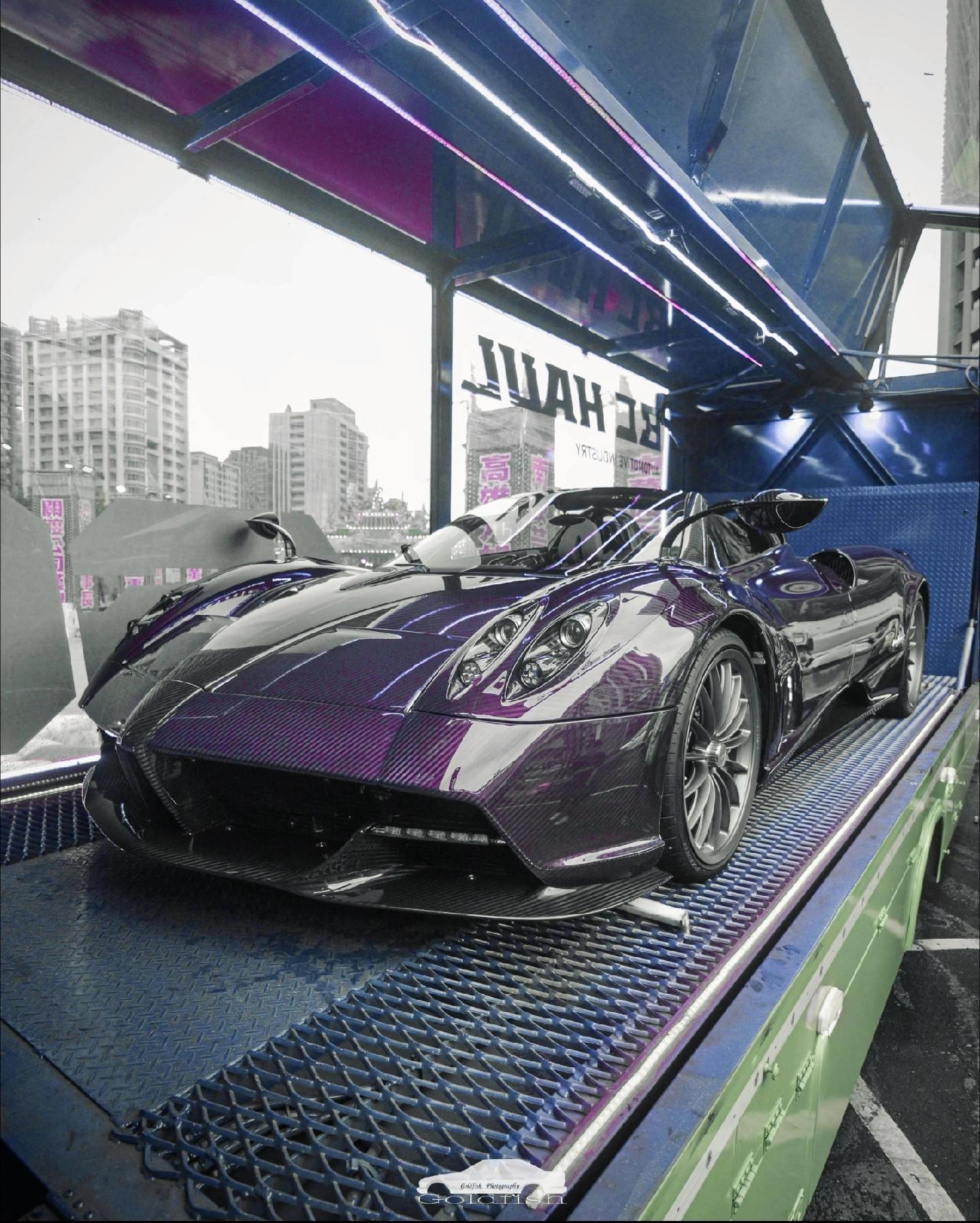 湾湾唯一的Huayra Roadster.湾湾现唯一的Huayra R...