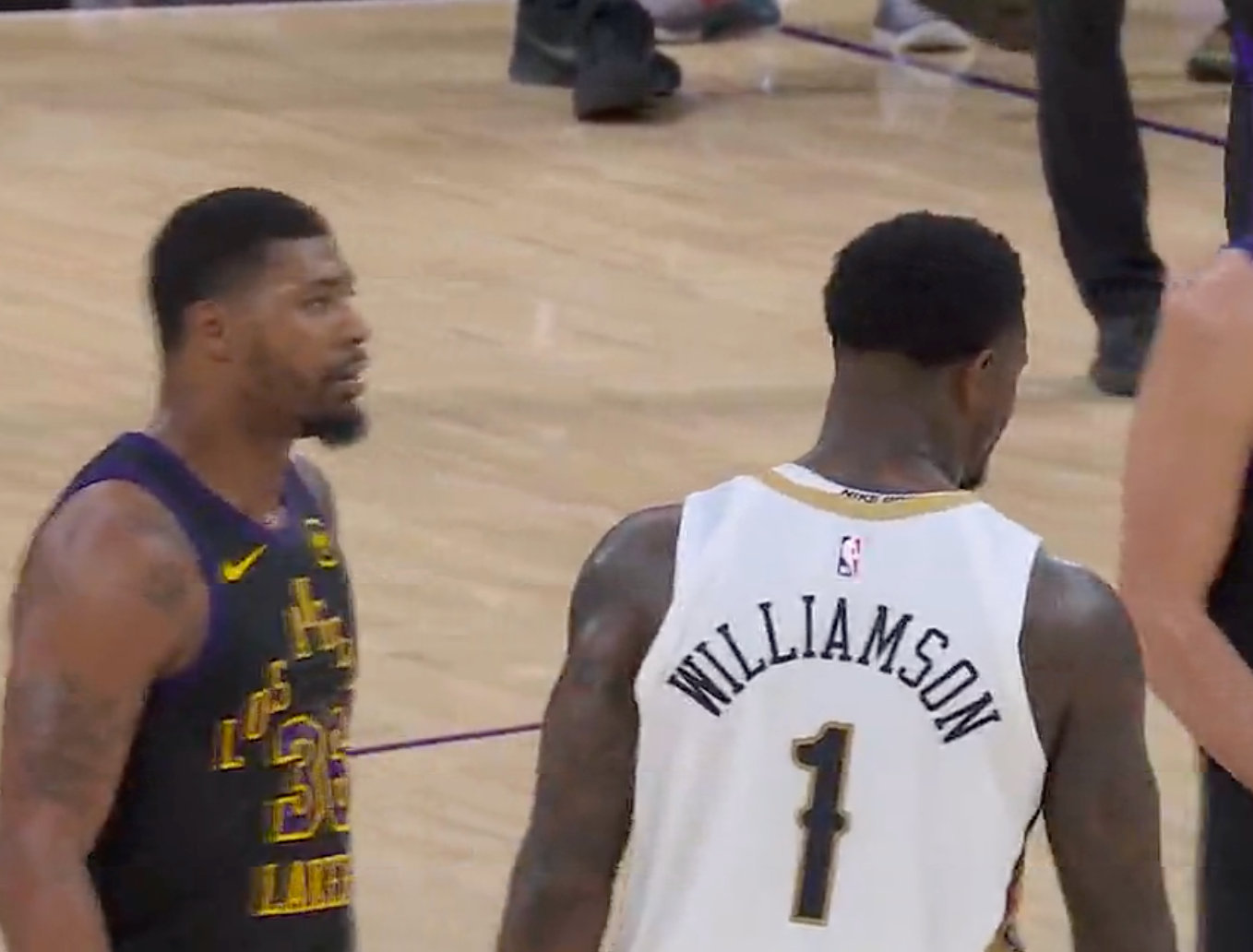 最后聪明哥还要给胖虎上上课， 哨子的学问湖人战胜鹈鹕洛杉矶湖人