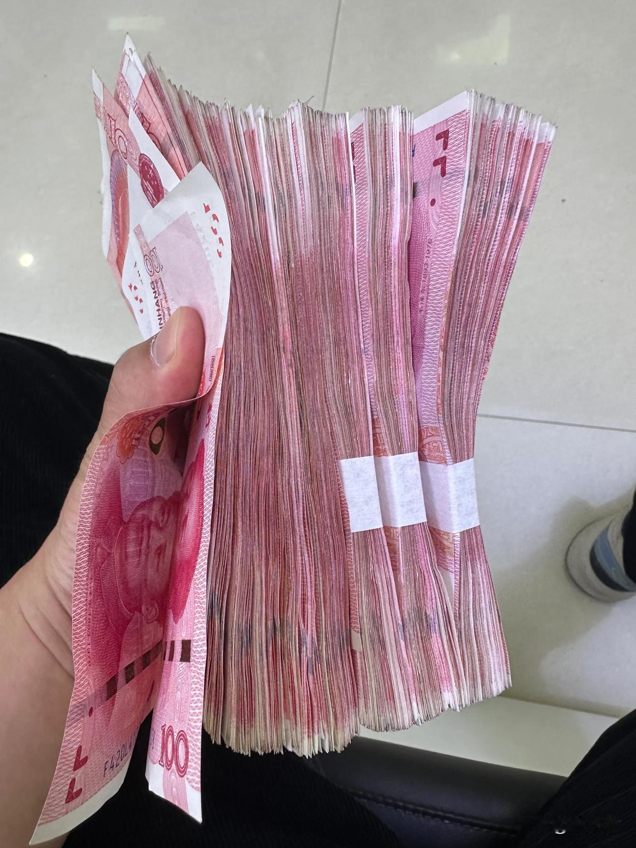 根据Counterpoint数据，苹果在今年一季度期间，iPhone 收入384