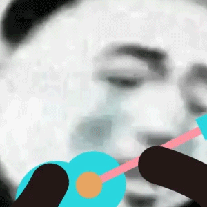 落枕了，脖子歪歪，想点开微博找乐子，结果首页全在吵架跟个地狱似的，差点把我看应激
