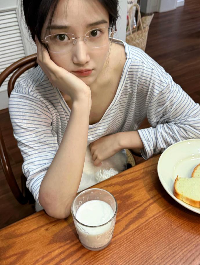 卢昱晓 