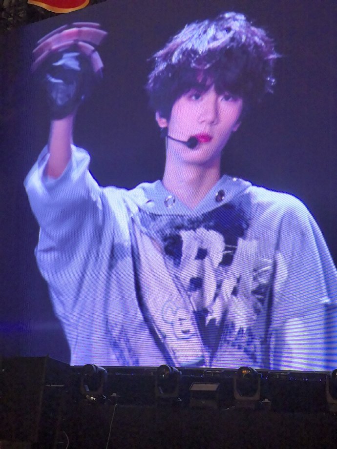 李煜东大屏直出的美貌 李煜东完全天生爱豆 李煜东大屏直出的美貌，李煜东完全天生爱