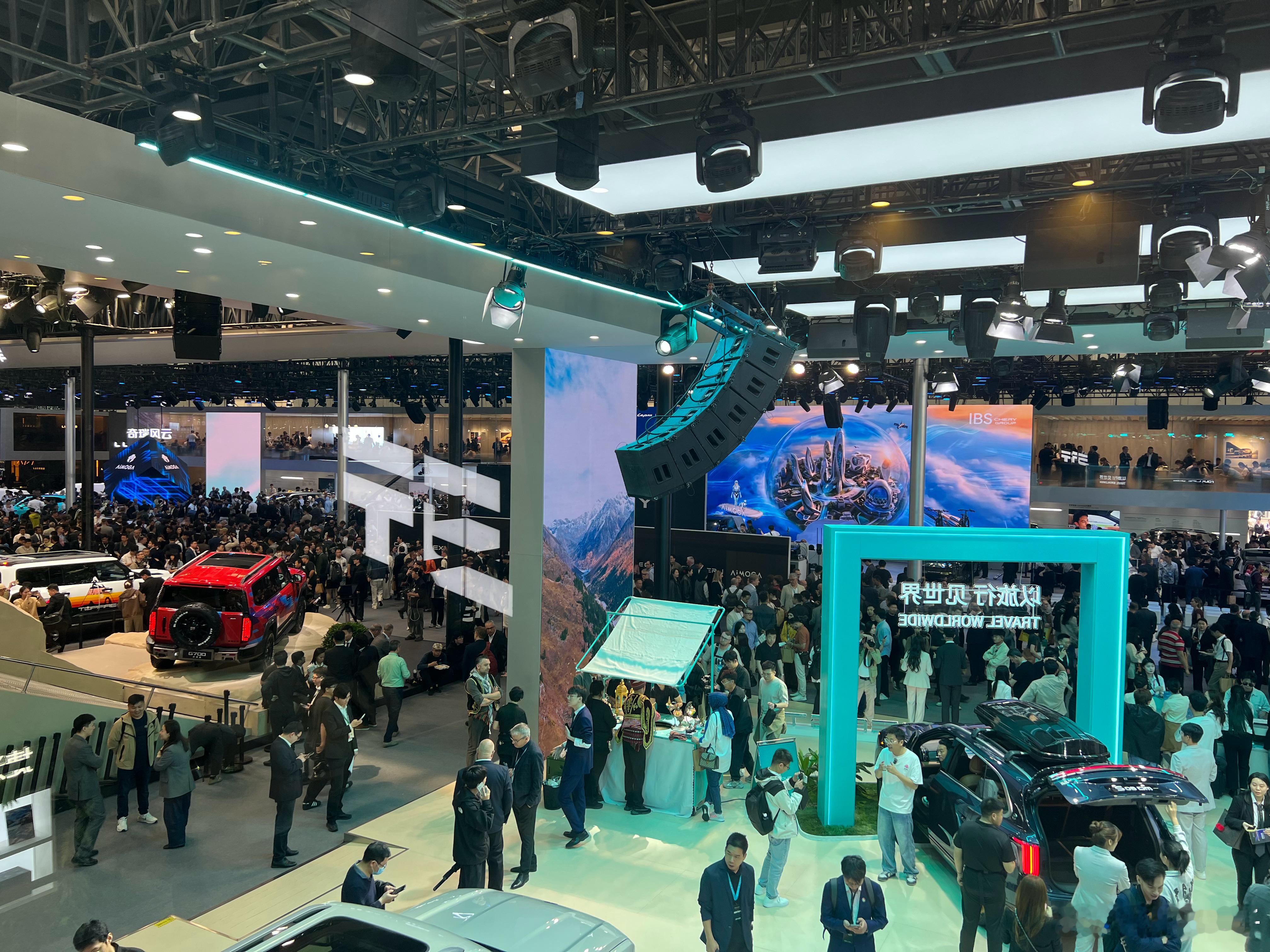 奇瑞全域AI技术成果亮相北京车展 刚刚，北京车展之上，奇瑞以“全域AI 油电同权