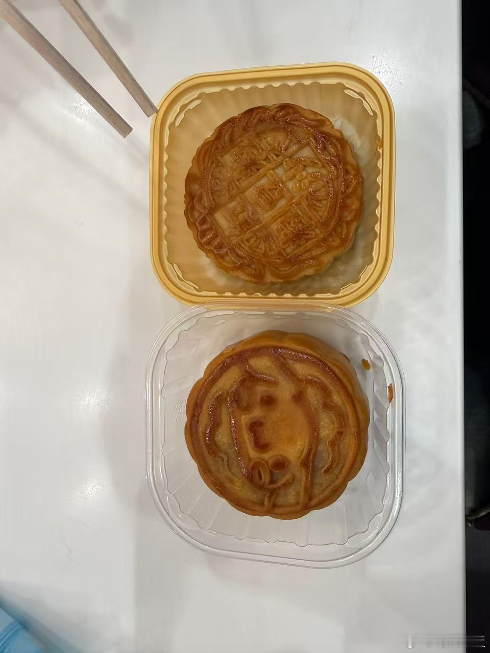 陈哲远在巴黎过中秋陈哲远吃的哪块月饼陈哲远吃的哪块月饼，中秋快乐， ​​​