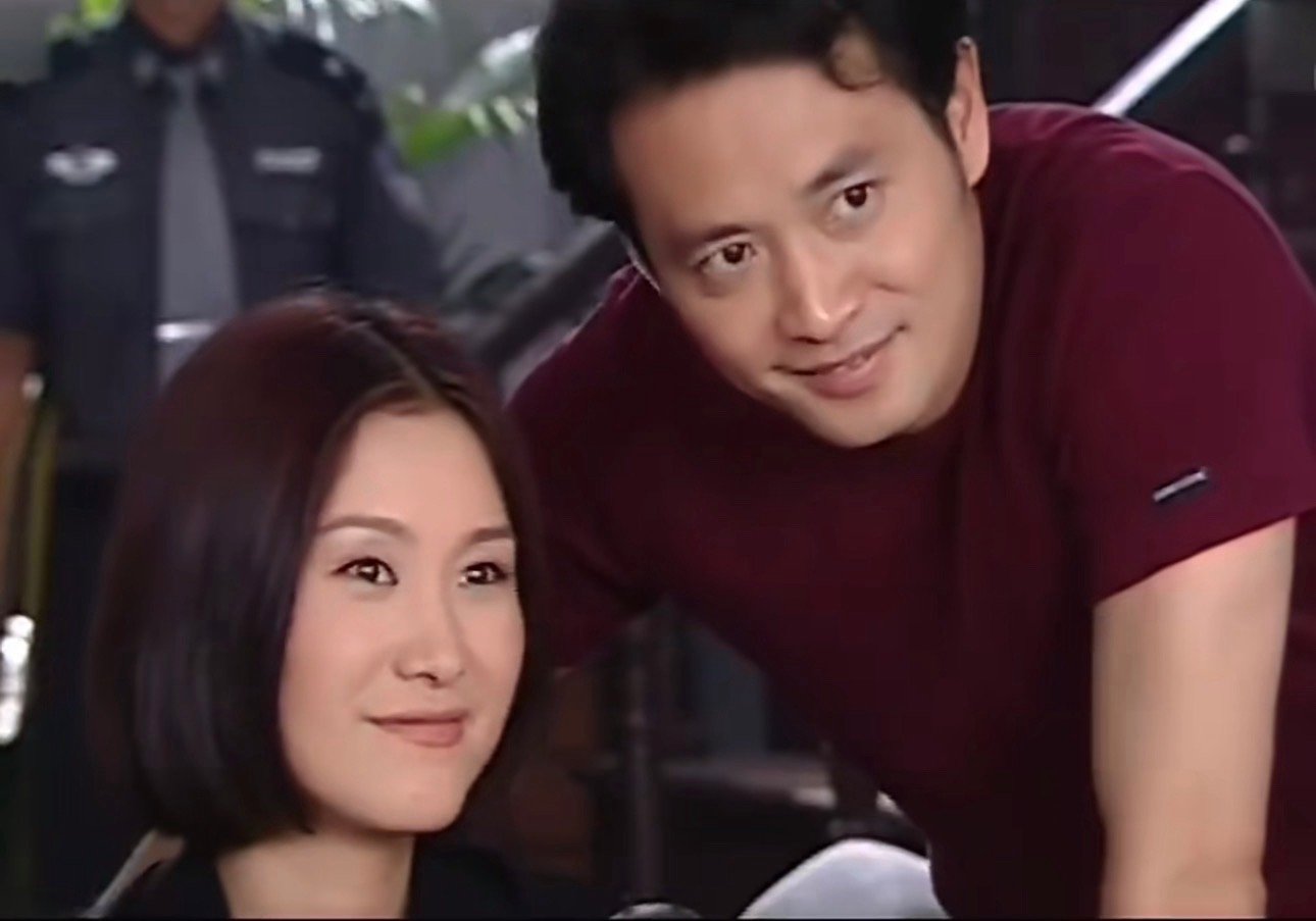 我笑鼠季洁 那是我儿时的梦啊小时候可想当刑警了到现在也是每次看重案六组内心还燃烧