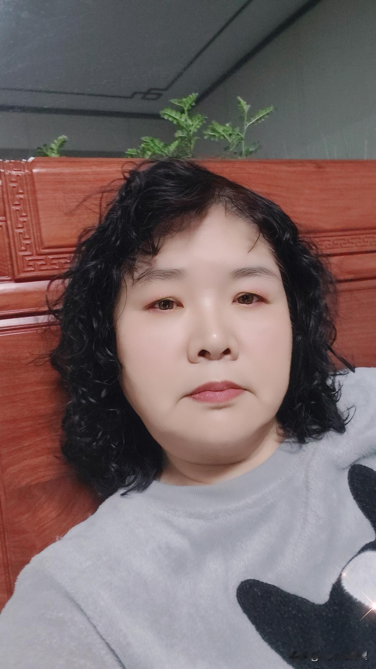 我觉得自己是一个爱学习的人，五十多岁的年纪开门头，订做窗帘还做着抖音，做着头条。