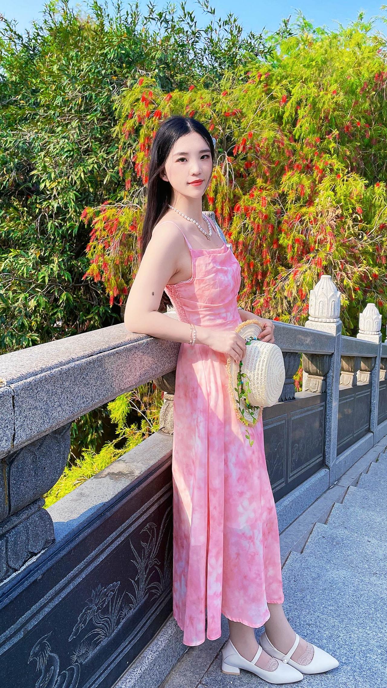 放下过去，让心归零，做个知足常乐的人。拥有的，就满足；得不到的，就看开。不取悦谁