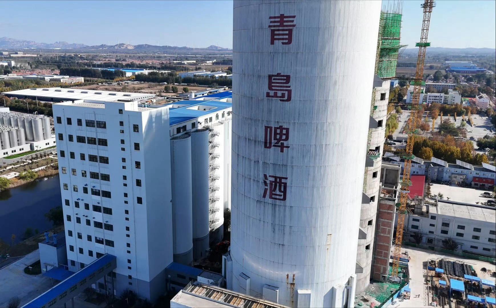 好品山东当泰山石刻浸润数字光影，当黄河波涛碰撞科技浪潮。山东，这片中华文明的重要