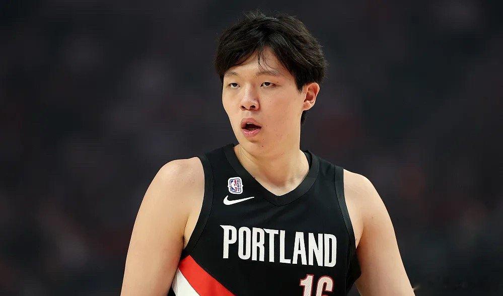 NBA夏季联赛开拓者队以111-84大胜森林狼，此役杨瀚森表现出色，赛后获得了队