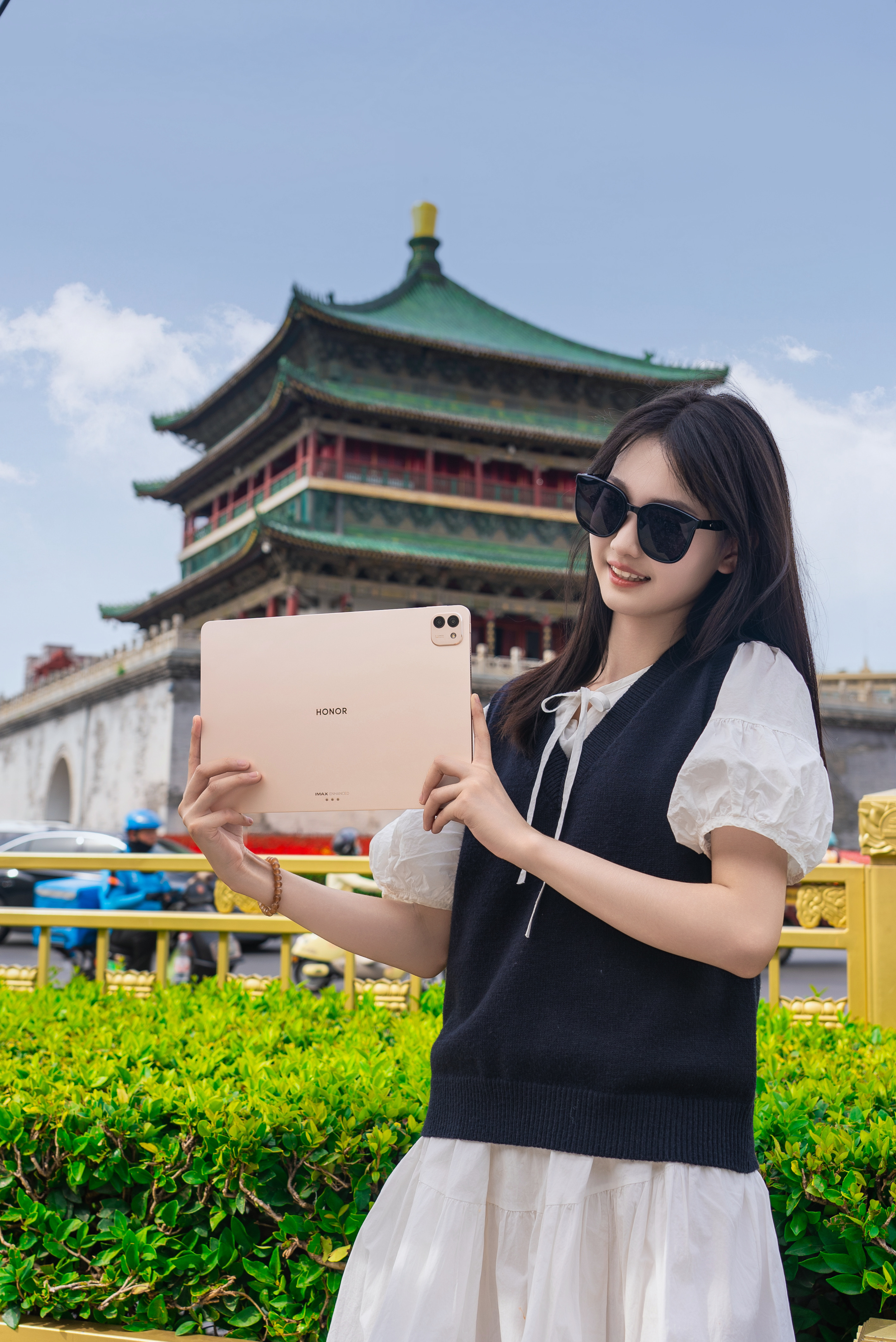 全新的荣耀平板MagicPad 3即将发布，代号“长安”，我们带着浮光金配色打卡