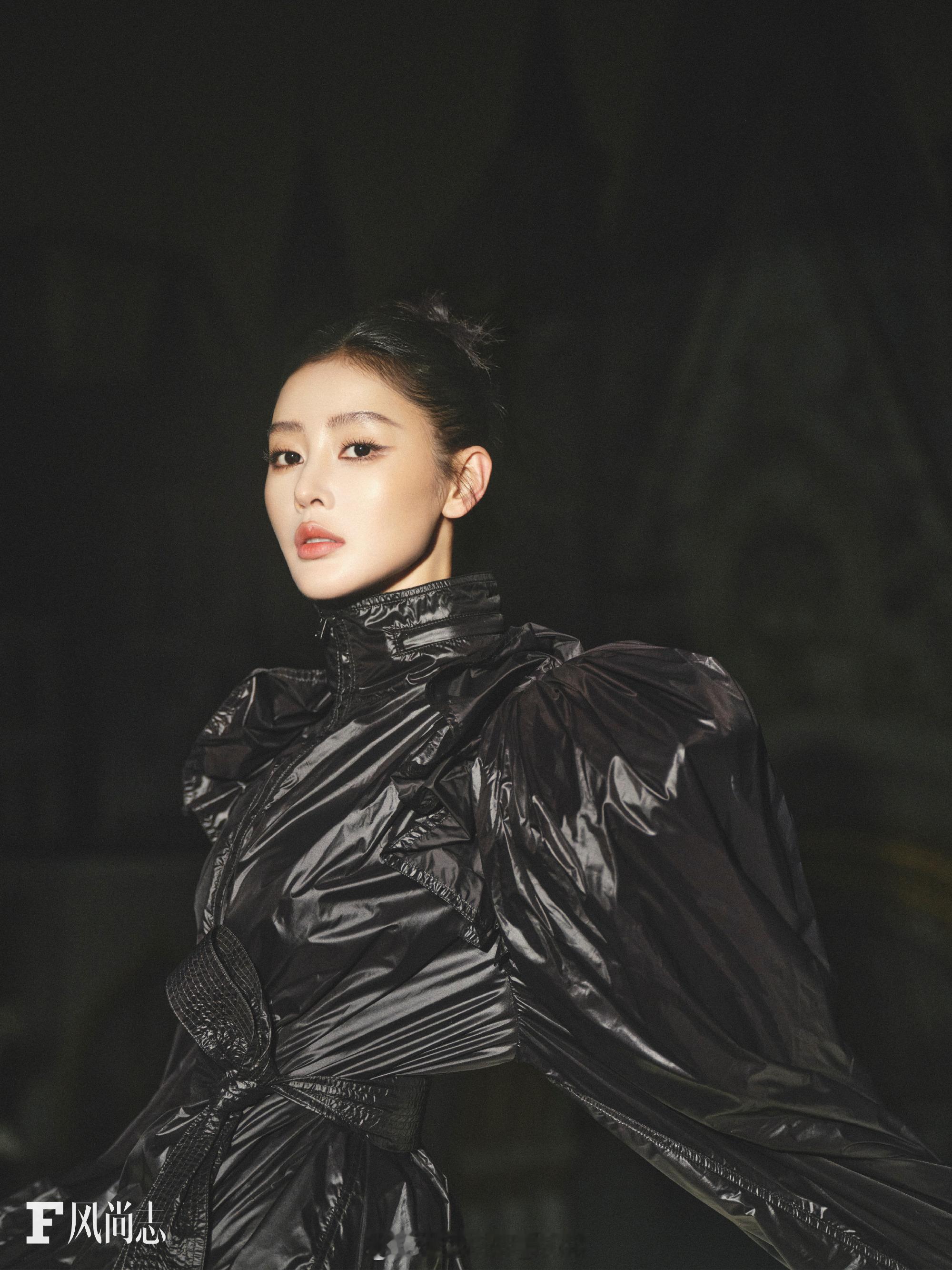 MOK_StarStyle Saint Laurent 2026春夏系列黑色廓形