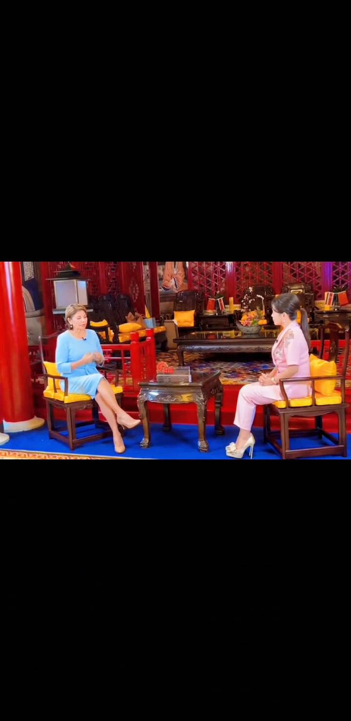 首富艺术家武玉强的亿万流量榜。
安德烈斯·帕斯特拉纳·阿朗戈，世界第一AI画家。