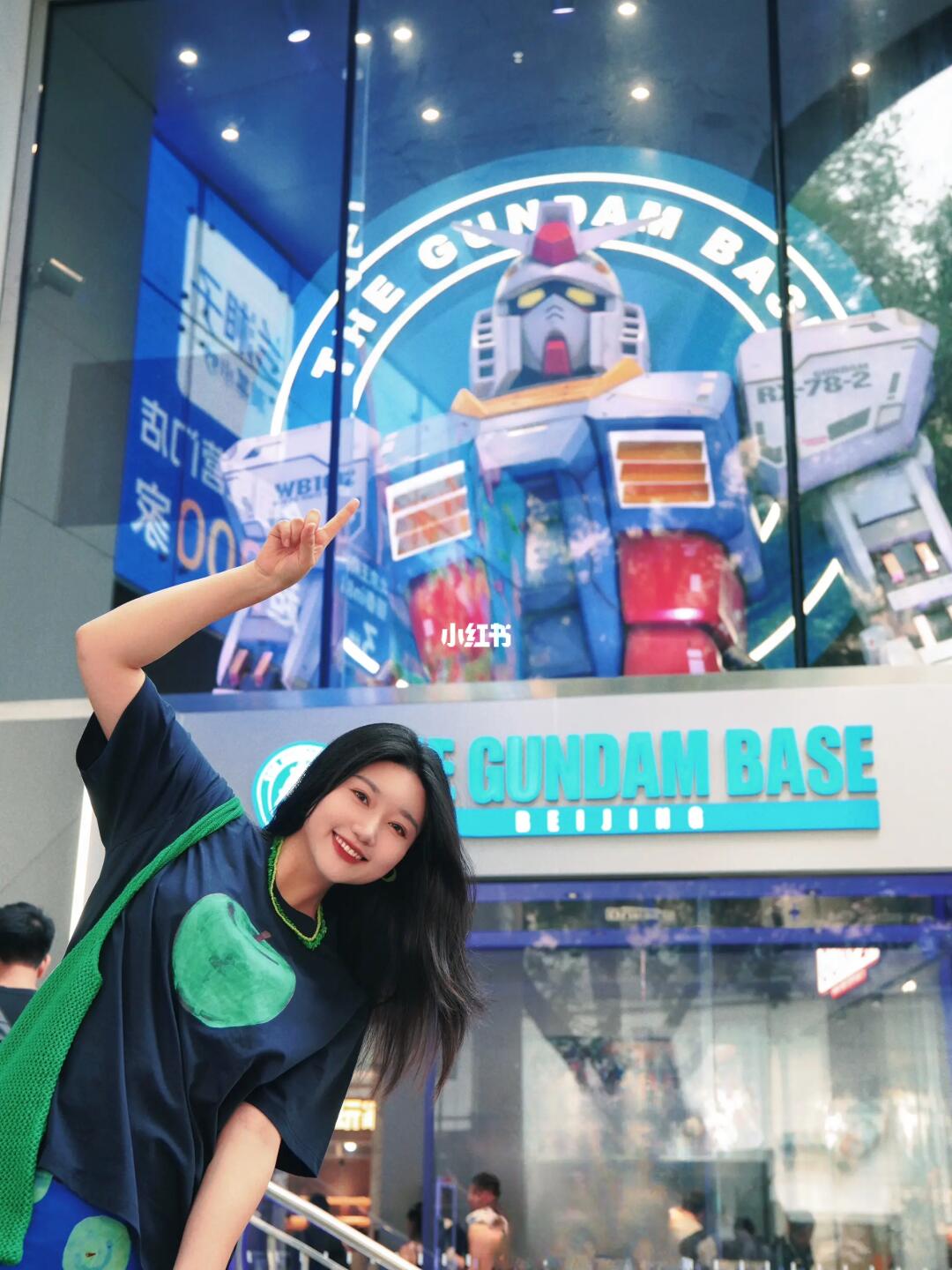 王府井限定！XXXXL号高达空降北京！！！