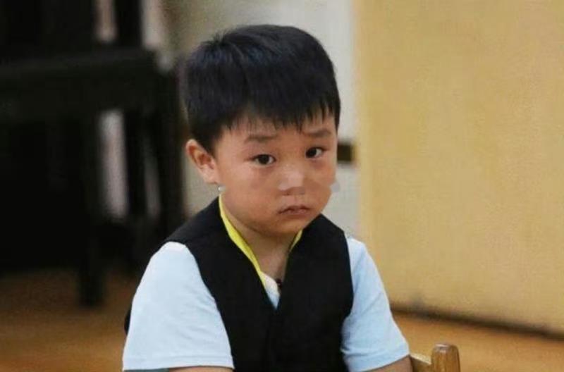 曝马皓轩强奸未成年额。。。。他好像今年才18岁。。。从小就是个问题小孩。。。 ​