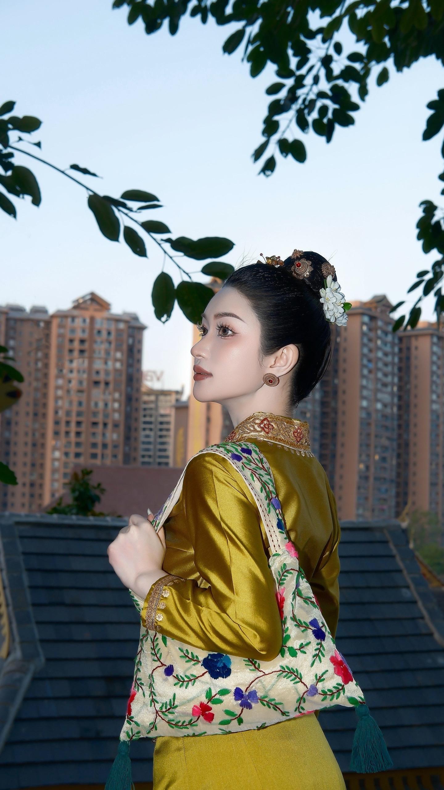 请把时间都浪费在，漂亮这件事情上。