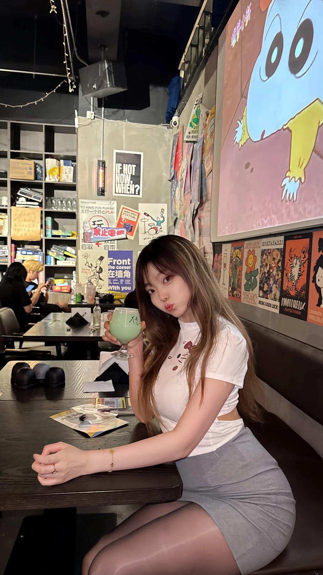 元气满满的一天，从一杯冰饮开始！🍹🌞今天笑了吗？