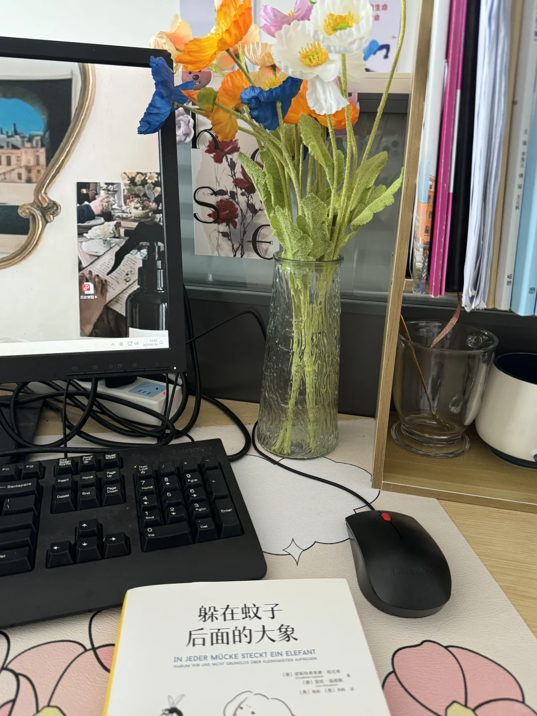 64岁还在努力教书的老师奶直接累倒在讲台上