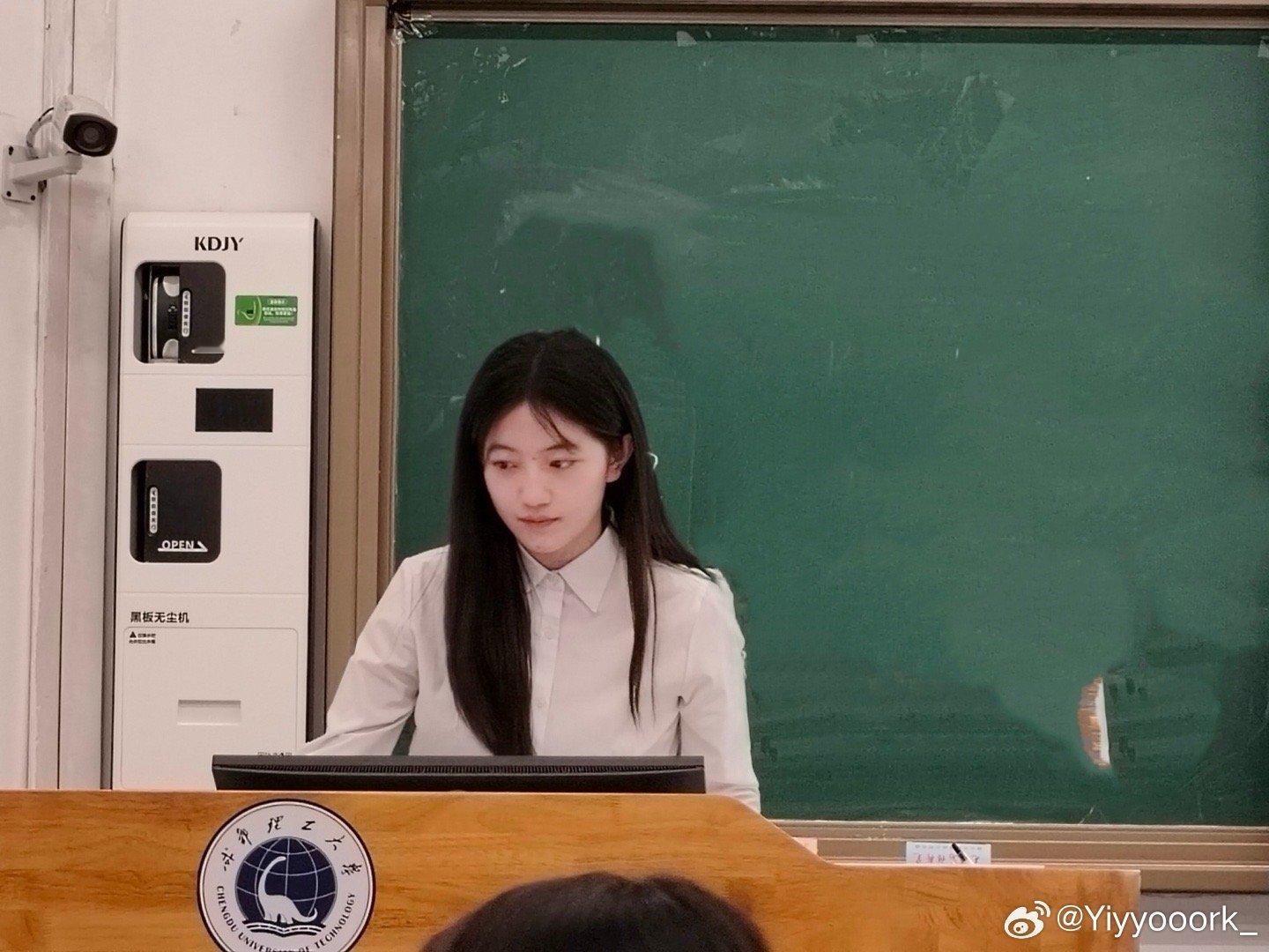 昨天的答辩[太开心] （不是毕业！ ​​​