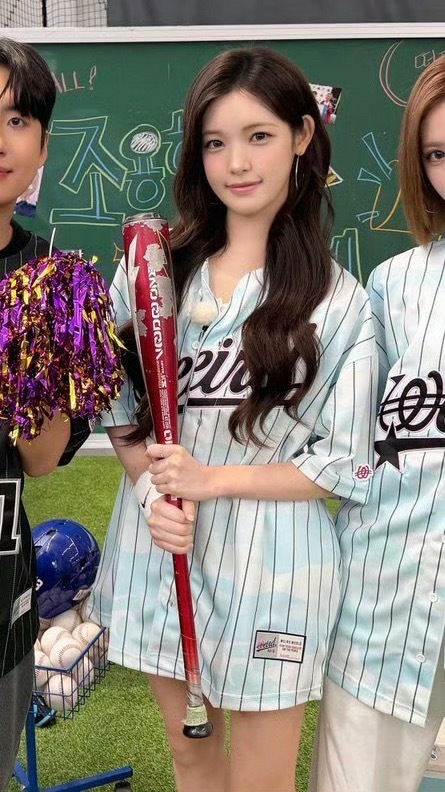 261023 官推嗷呜🐾 ​​​